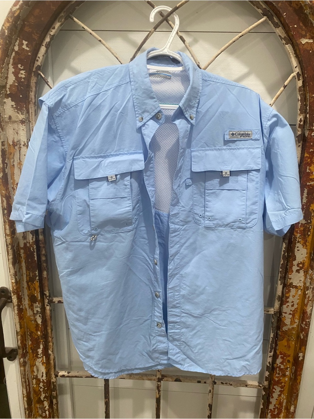 Columbia Men’s Light Blue Short-Sleeve Fishing Shirt Bahama S